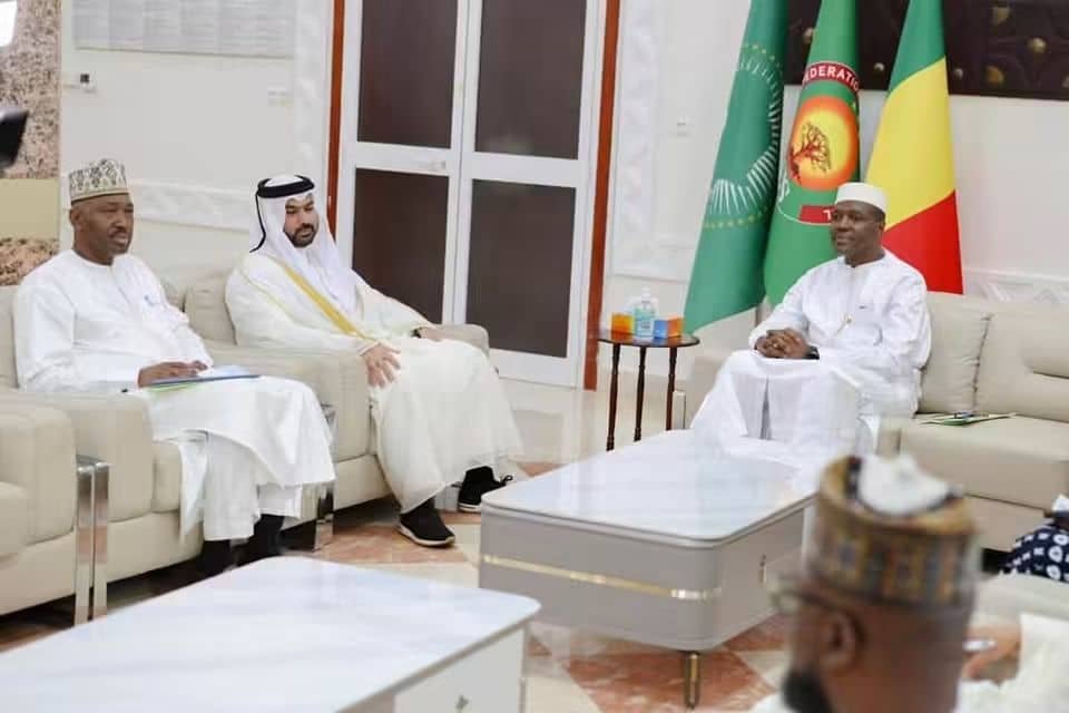 askia_24's tweet photo. Mali–Qatar : Le Premier ministre Abdoulaye Maïga reçoit l’ambassadeur du Qatar

Le Premier ministre malien, le général de division Abdoulaye Maïga, a reçu en audience, ce lundi 19 octobre 2026, à la Primature, l’ambassadeur du Qatar au Mali, Ahmed Bin Turki Al-Subaie. Les échanges ont porté sur le renforcement de la coopération bilatérale et les questions liées à la lutte contre le terrorisme.