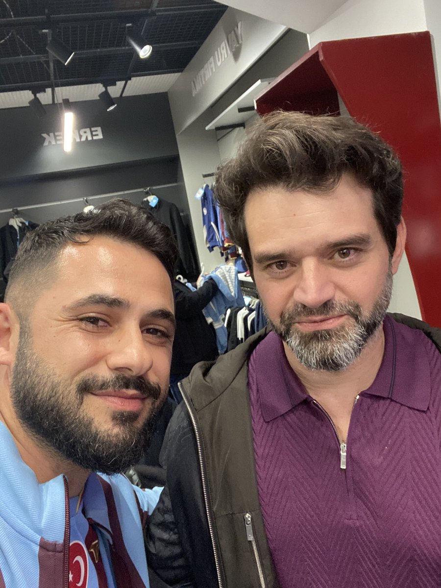 S1xtyMehmet's tweet photo. beşiktaş küçük, Trabzonspor en büyük dedi Abbas baba.. https://t.co/NJ0ZalUOoI
