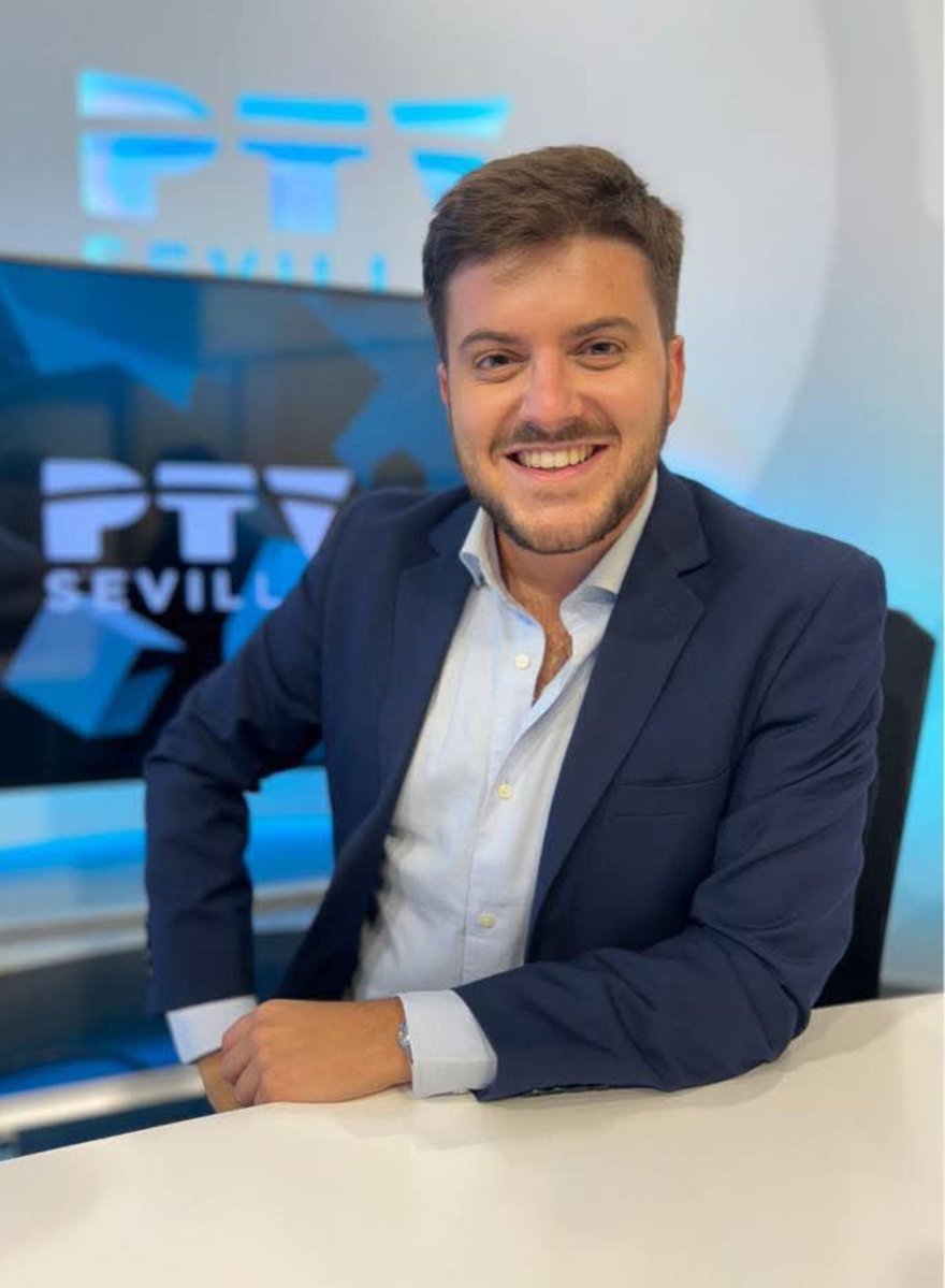 ElConsejoSev's tweet photo. 🔵 GLORIAS | La Sección de Gloria del Consejo General de Hermandades y Cofradías de la Ciudad de Sevilla, tras el conocimiento de la Junta Superior, ha designado este lunes a Manuel Lamprea Ramírez como pregonero de las Glorias de Sevilla del próximo año 2027.

🔗 https://t.co/MXxbWA1Qbz

#GloriasSevilla27