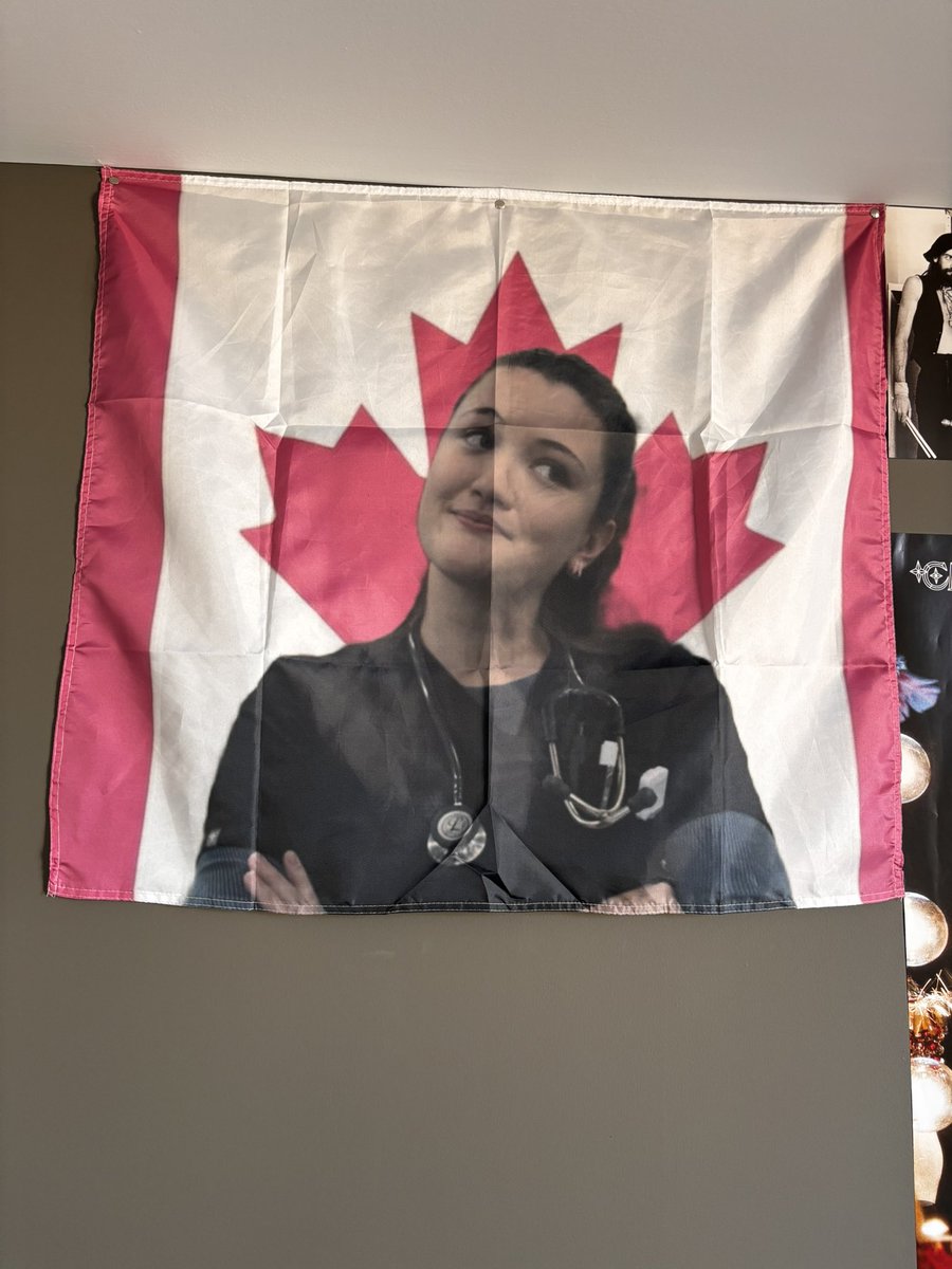 lesbiansimone's tweet photo. amazing birthday gift from my best friend https://t.co/BamxRpSOSj