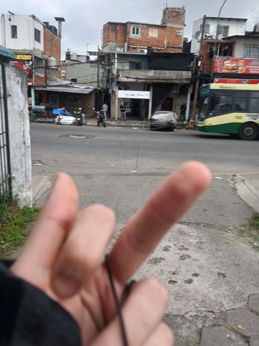 TurronMateo's tweet photo. Te bancas petearme en los pasillos?
Que me harias aca arrodillada 👇🏻👇🏻
#turro #acompañantecaba https://t.co/o0JpphKiTD