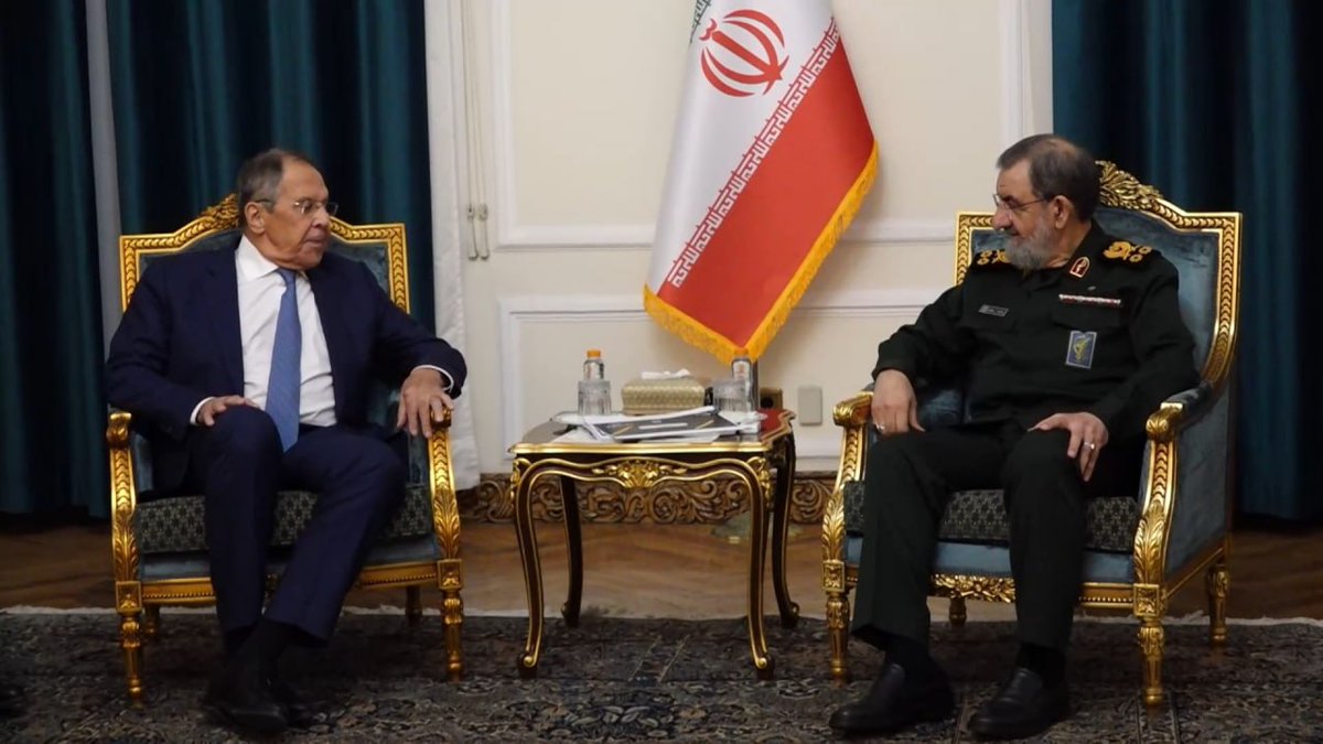 no_itsmyturn's tweet photo. Iran's 🇮🇷 SNSC Secretary Mohsen Rezaei met with Russian 🇷🇺 Foreign Minister Sergey Lavrov and discussed expanding cooperation between the countries, including joint economic projects. https://t.co/WjenCHN9IU