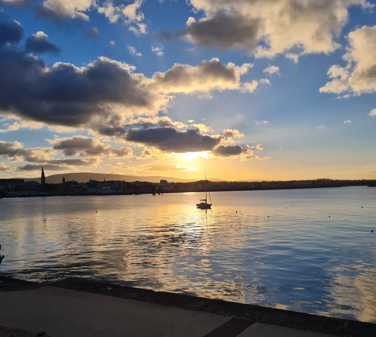 PatsyMcGarryIT's tweet photo. ...blue tranquility... https://t.co/NkFIAEoGbX