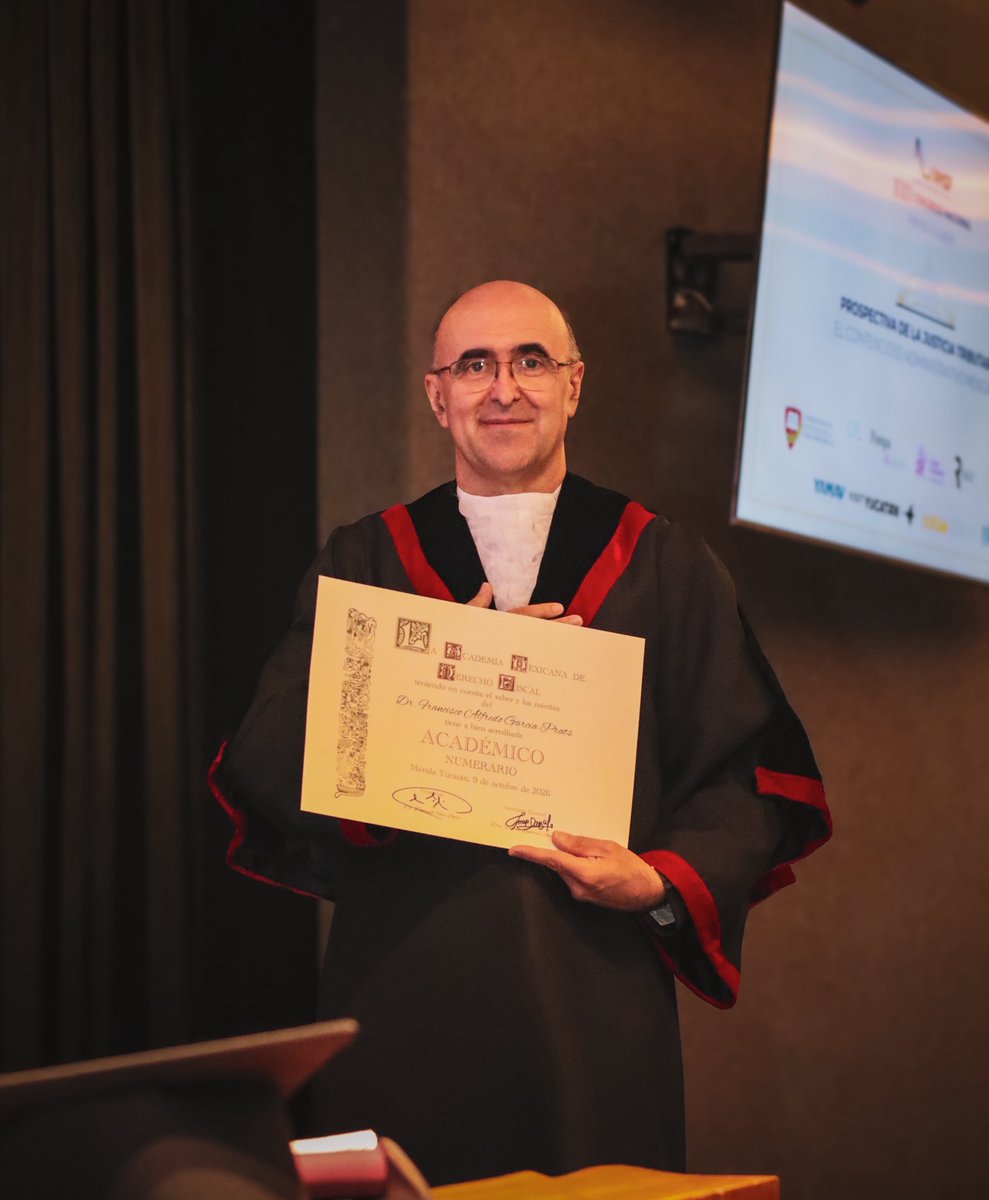 AMDF4's tweet photo. Durante nuestro XXV Congreso Nacional en Mérida, el Dr. Alfredo García Prats ingresó como Académico Numerario de la Academia Mexicana de Derecho Fiscal.

Le damos la más cordial bienvenida y celebramos su distinguida incorporación. 

¡Enhorabuena! https://t.co/R6iwURHiUC