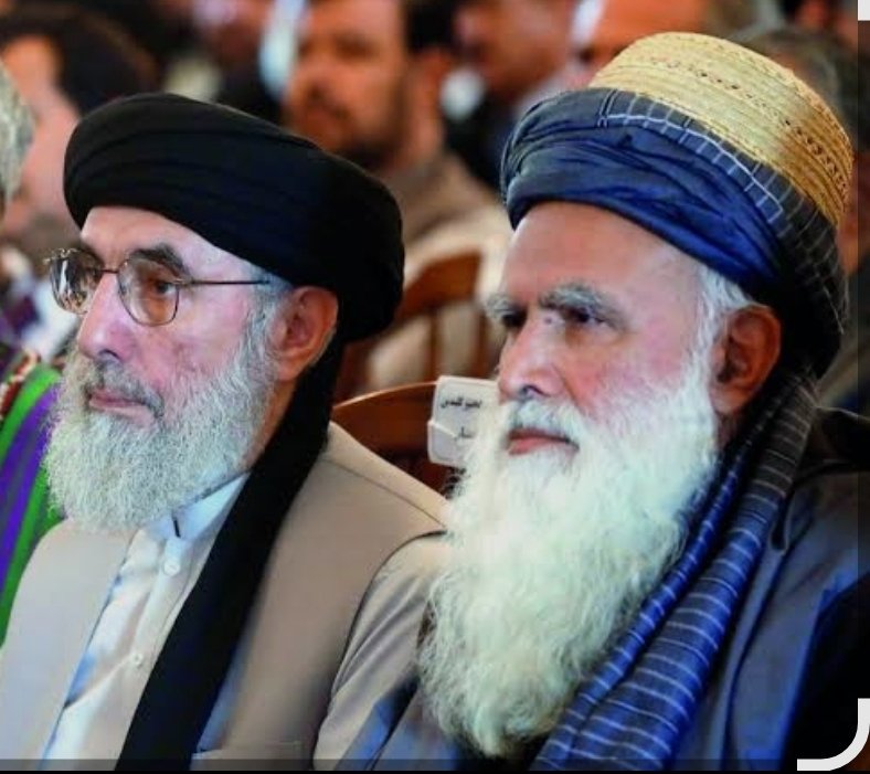 QasamiMujahed's tweet photo. څه په بې هدفه زنده‌ګۍ کې شول زاړه خلک
څومره لوی وګړي وو او څومره شول واړه خلک

@Hekmatyar48 

@UstadSayyaf https://t.co/r7ltW44egs