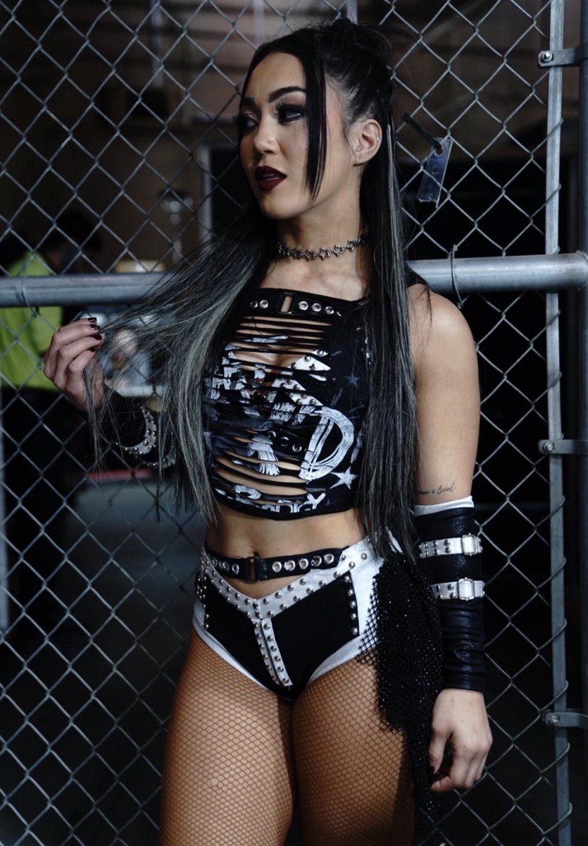 pynkprodigy's tweet photo. ୨୧ 💋 just me, uce… pretty girl with a little attitude ☝🏼🖤🎀✨ https://t.co/vtIE8E3qGJ