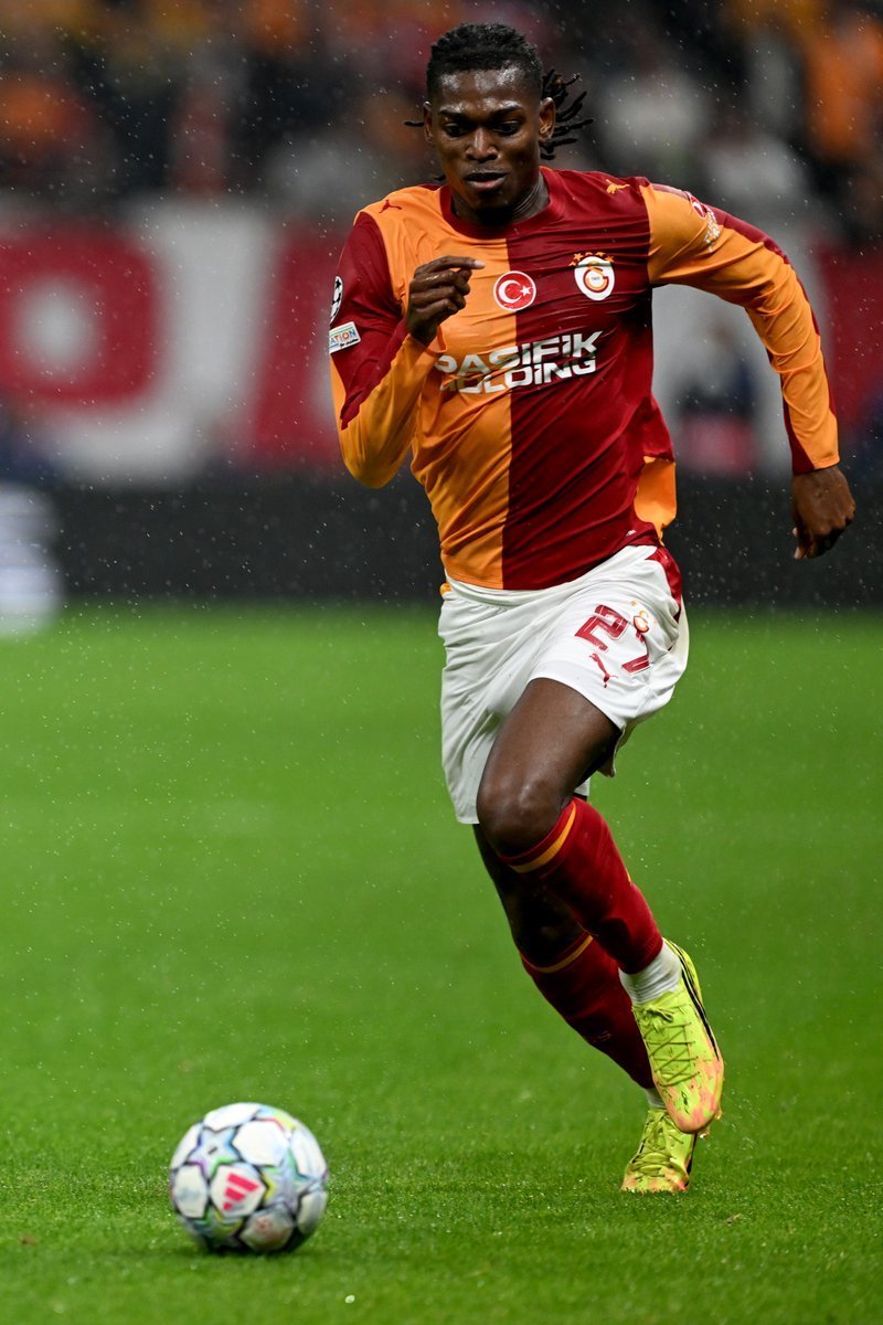 baycontiglobal's tweet photo. Fenerbahçe derbisi için Rafael Leao'nun durumu takip edilecek. https://t.co/pKVLyeRjEH
