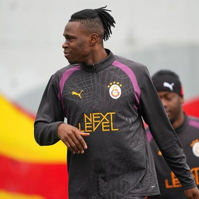 baycontiglobal's tweet photo. Galatasaray'da Wilfried Singo, bugünkü antrenmanın tamamında takımla beraber çalıştı. https://t.co/nNQIN5NfsI
