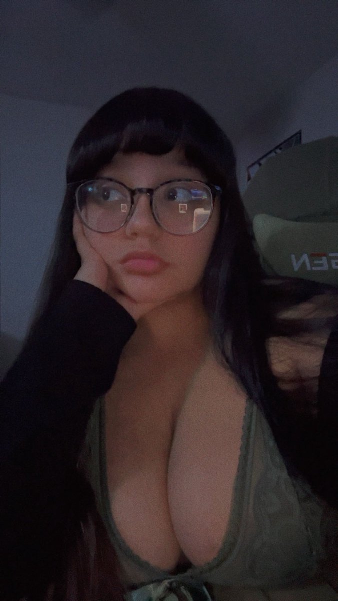 ughlaelaa's tweet photo. i luv luv luv green so so much ✨ https://t.co/2CjqzLEAPd