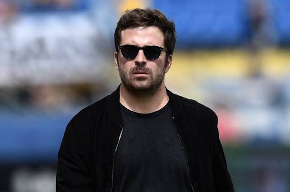 PietroGrassini's tweet photo. Giornata storica per il Pisa , finalmente il proprietario ha deciso di mandare via il peggior dirigente della nostra storia, ora vedremo quale top club europeo lo prenderà visto che il padre diceva che lo volevano anche altre società il figlio di papà… #PisaSC #SerieB https://t.co/Sal4YD0KDl