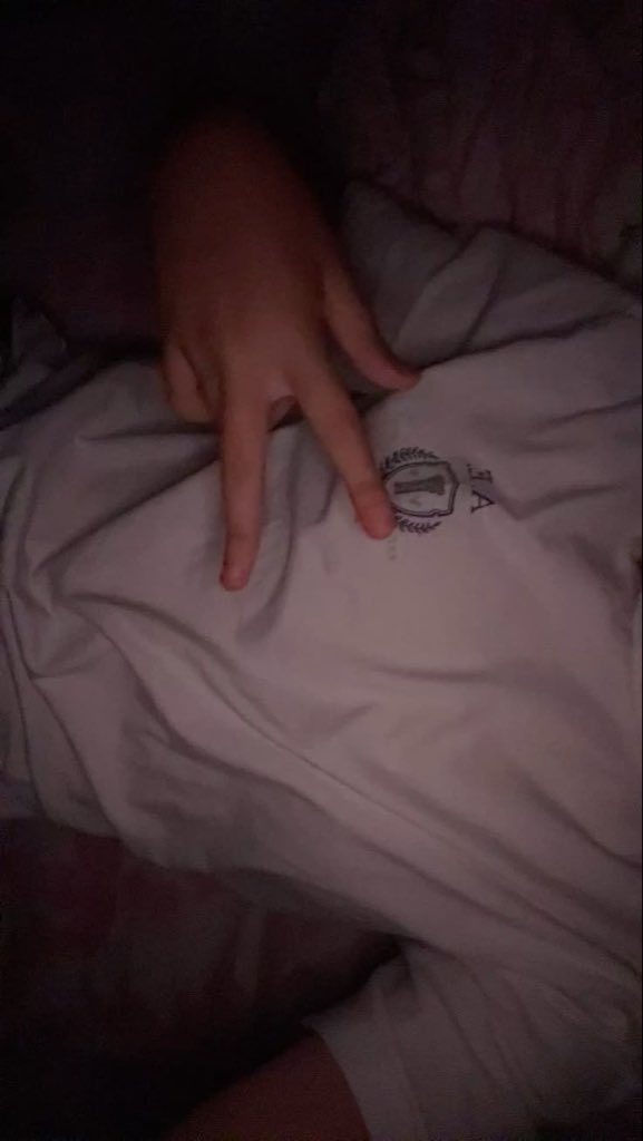 ltcowc's tweet photo. 🔥
أحب الرجل الواثق من نفسه، اللي يعرف كيف يكسب خاطري 😈
مو كل فحل يلفتني، ذوقي صعب وقلبي له اختياره 😉
فيني دلع ونعومة، وأبي اللي يعرف يقدّر هالشي 🖤
يا فحل، إذا كنت على ذوقي، خلّ حضورك يتكلم عنك 🔥

#سالب_ناعم #فحل #تعارف #Twitter https://t.co/8Rul5Q2CAK