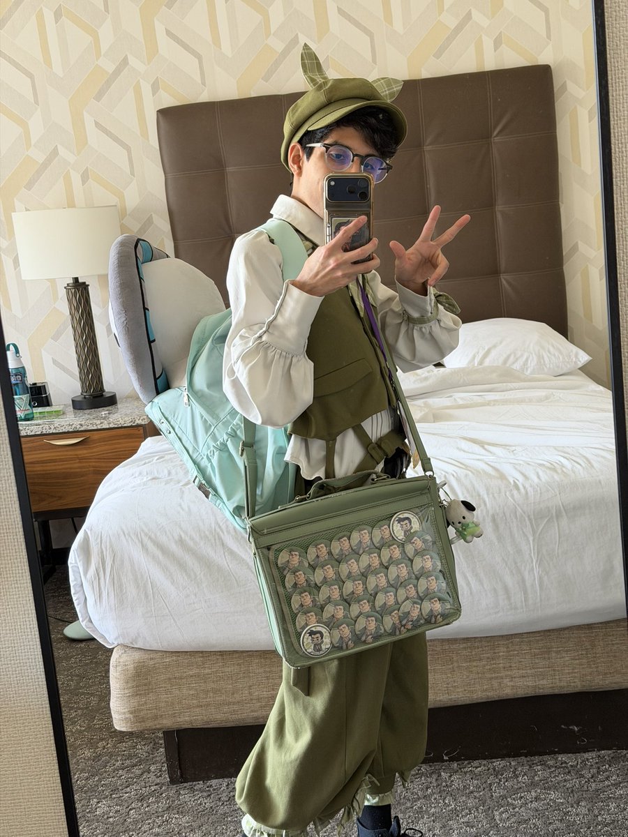 DaUTF_'s tweet photo. I yearn for dick gumshoe everyday of my life… I have a dick gumshoe body pillow and 2 ita bags! I am so normal about this big fat hairy himbo https://t.co/lZibkv3toe