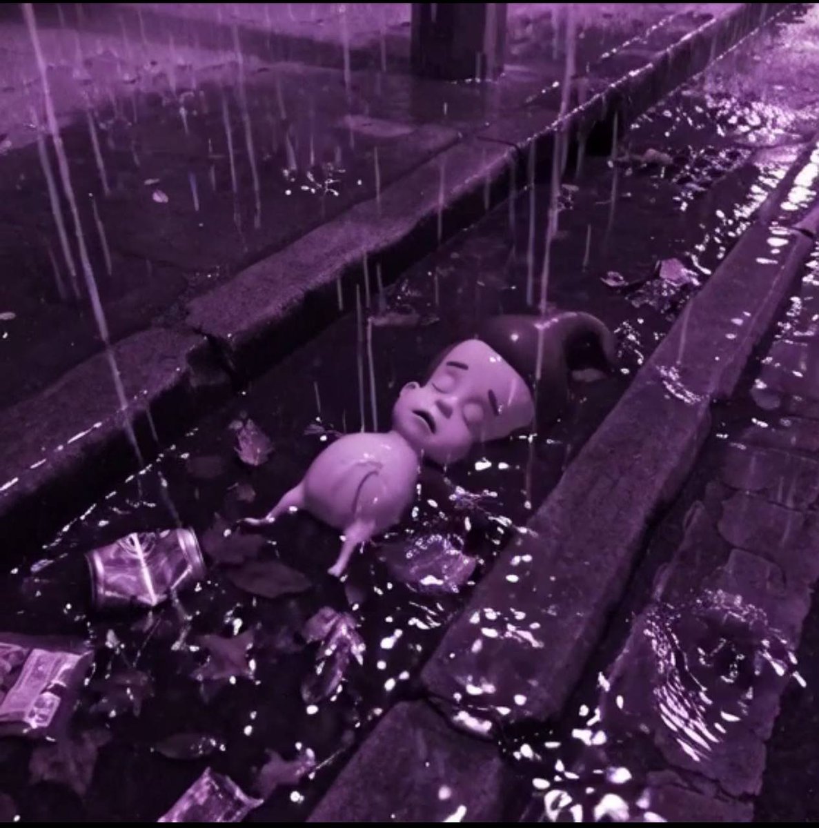 wiggercult's tweet photo. Breaking: the homunculus found dead in Paris https://t.co/Wv7cw6eb7f