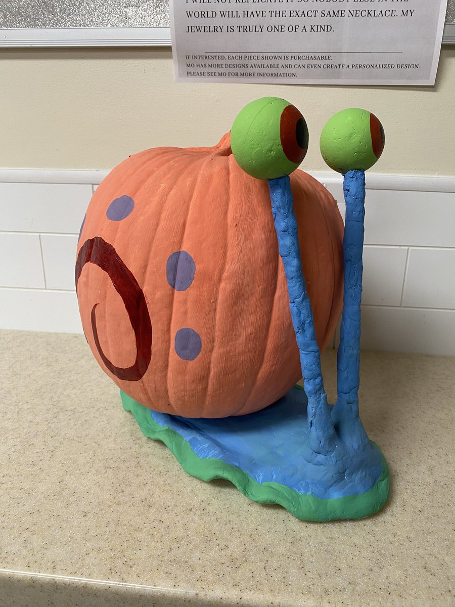 outtamblues's tweet photo. everybody say hi to my son gary who i created for a work pumpkin decorating contest https://t.co/S2c87Mx0Cy