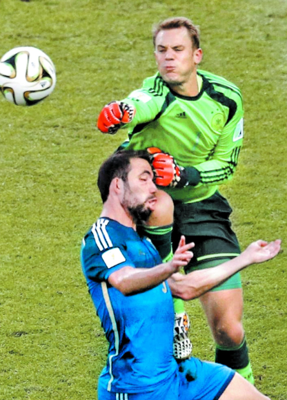 CASLA_eth's tweet photo. @UnaRiata @skkdfkfjj62312 @MotivacionesF o q te parece si hablamos del robo monumental de la final del 2014 mexichango fracasado??, en vez de defender europeos y tener un poco de amor propio, pedazo de sorete acomplejado https://t.co/LFDjrG55cb