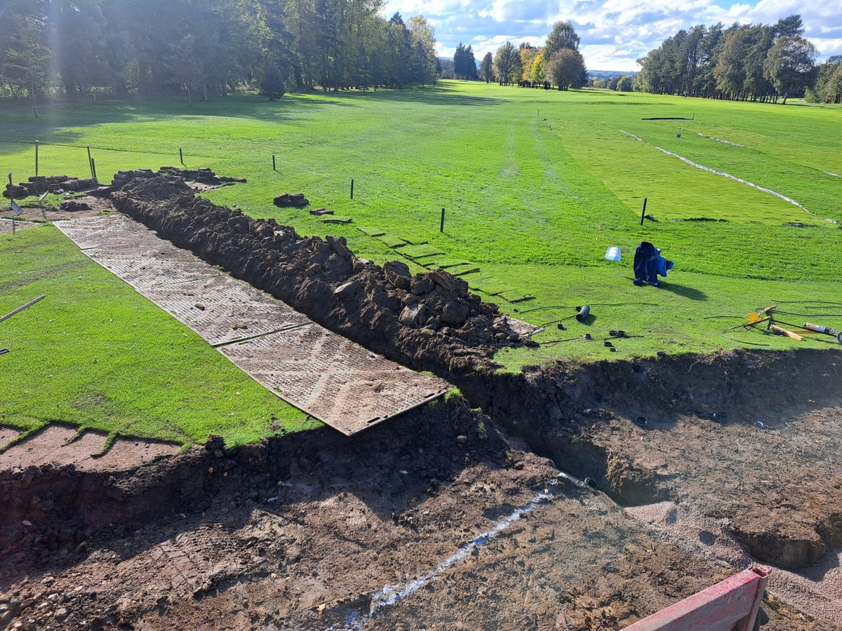 Clitheroegreens's tweet photo. Drains being installed into the base of the putting green today. So far 60m of drainage has been installed. https://t.co/KE6Oi924mD