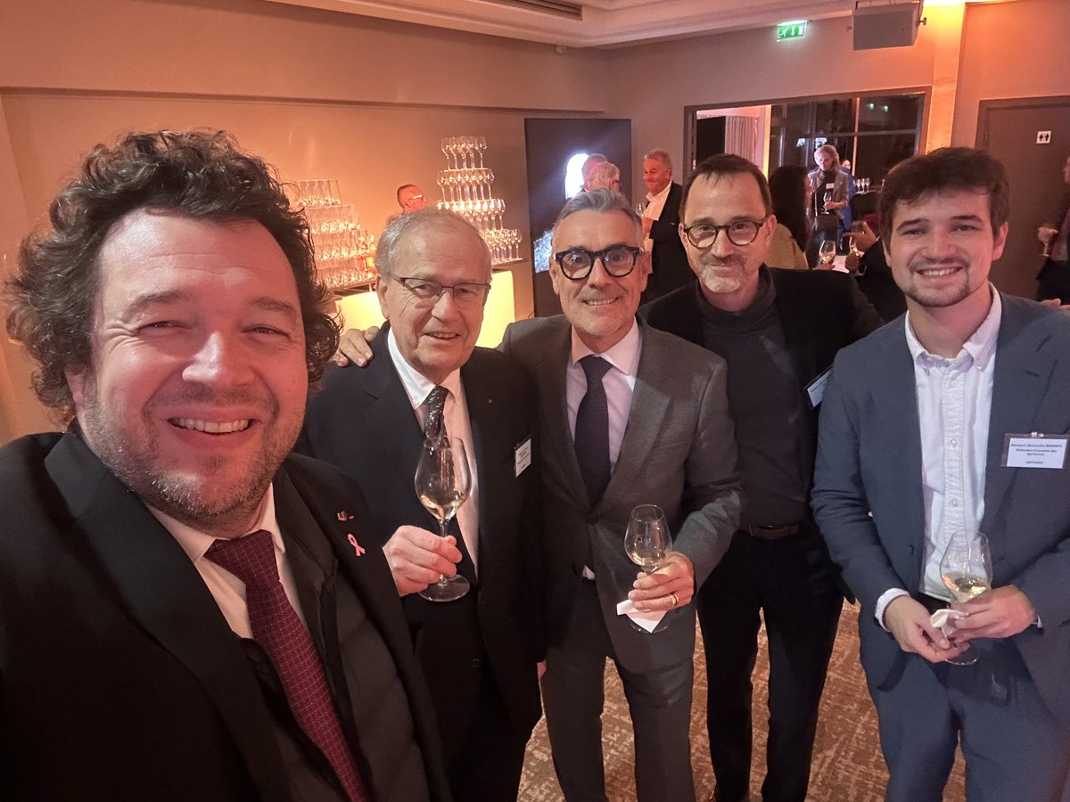 ggomez_chef's tweet photo. French Excellence meets the world ! 98 % de nos exportations proviennent de nos PME. La France 🇫🇷 rayonne. Le monde est à Paris pour le SIAL. #sial #ambassadedefrancedelagastronomie #guillaumegomez #guillaumegomezpageofficielle https://t.co/hsjiNNTGjA