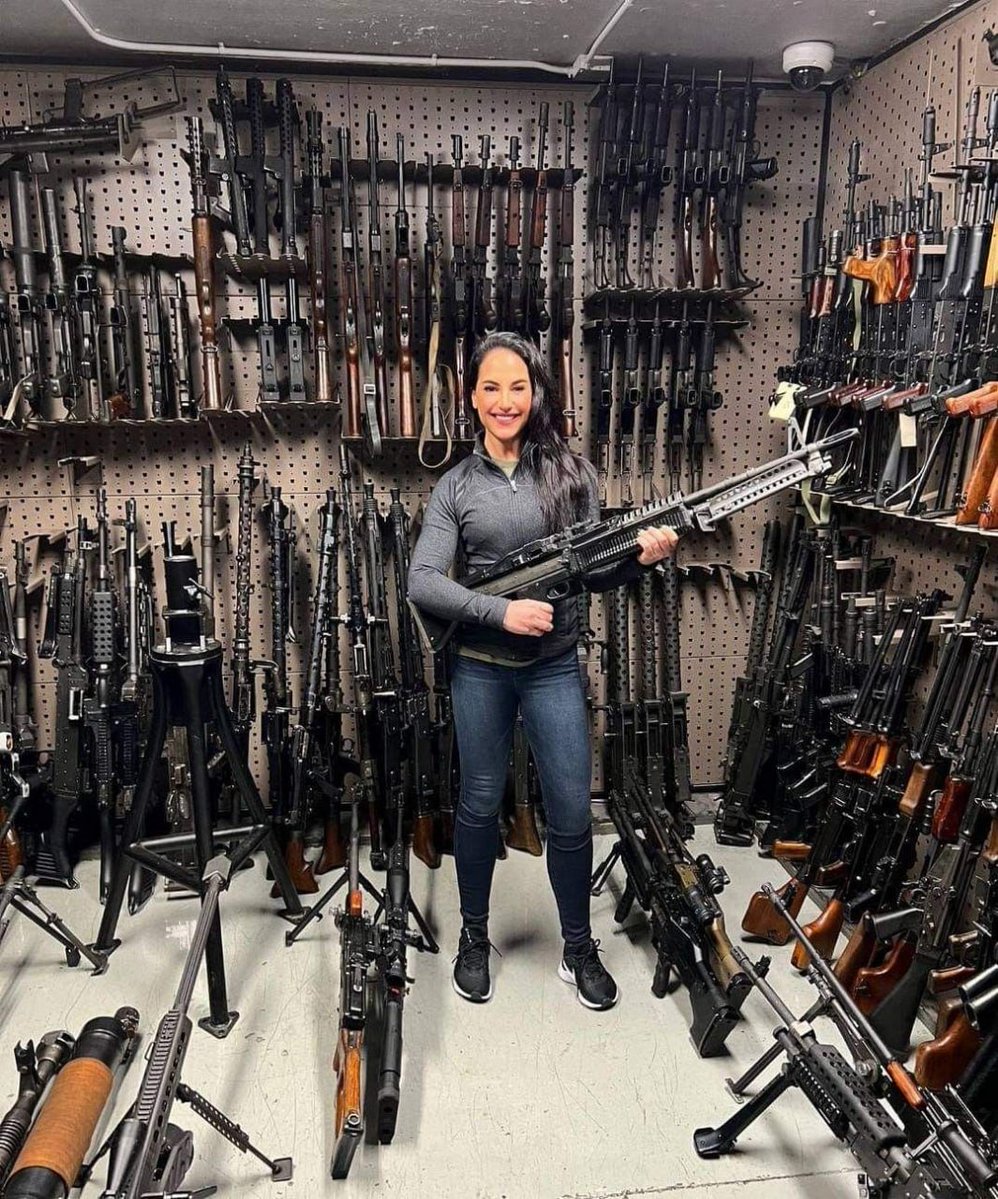 otokyo__'s tweet photo. When your date takes you to see her “precious collection”

and this is what you see

What do you do? https://t.co/xGC2qI8dS1
