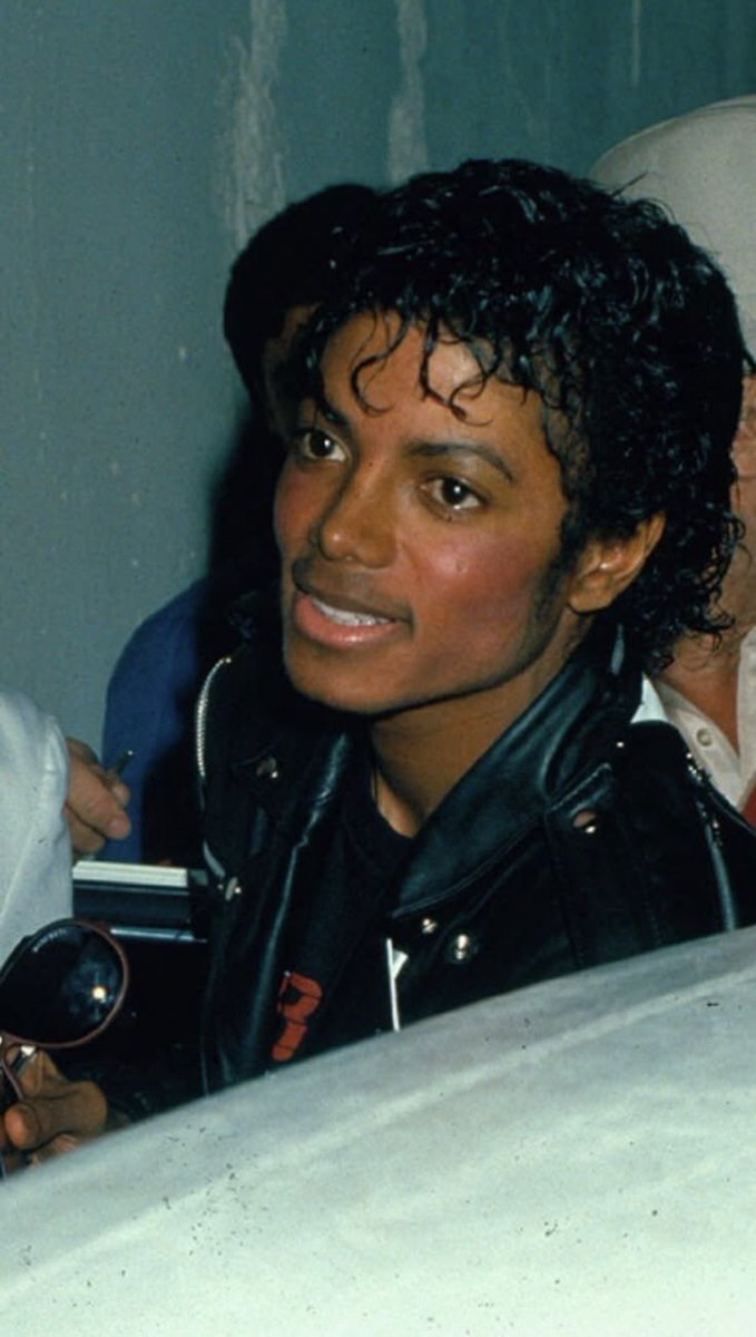 zombichael's tweet photo. Whoever talked him into thinning his eyebrows in the 80s deserved their pussy eaten dick sucked and boobs fondled with, they really made his gorgeous eyes pop even more https://t.co/mOwP6OjzN0