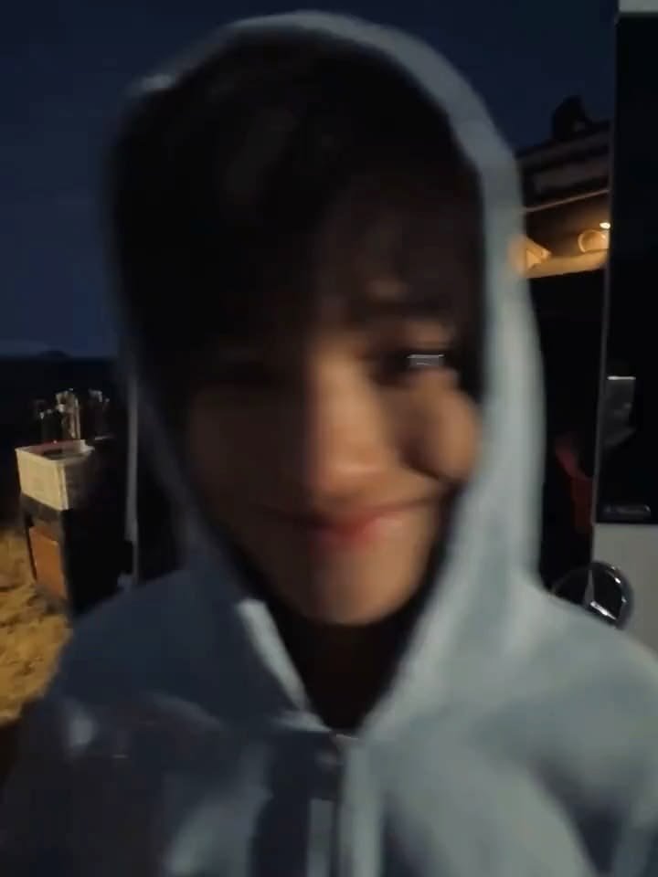 jjuteena's tweet photo. busco mutis !! 
#coertwt #kpoptwt #wlwtwt 

busco mutis que interactuen con confianza y que no rebajen mis gustos okeisi<3
staneo: cortis, txt, riize, le sserafim y aespa.
fuera del kpop me gusta billie eilish, los gl's thai, las pelis de terror y mas cosas uwu

♥︎ + rt = mutis https://t.co/ep8P08OPKX