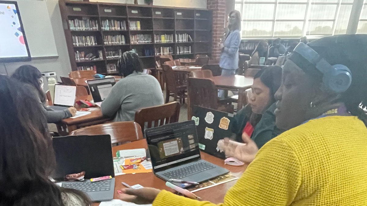 DallasReads's tweet photo. Our RLA teachers showed up and showed out at Flex Day! 📚From collaborative planning to meaningful conversations and hands-on practice, our teachers were engaged and focused on strengthening instruction for students! 💡👏
#RLARocks @Doug_Frank_RLA @DrElenaSHill @Dallasacademics https://t.co/bqUrSvaYi7
