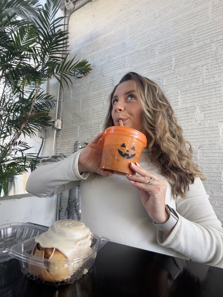 StuffToDoInTB's tweet photo. This is your sign to treat yourself to a Boo Bucket! 🎃
The Sourdough Co.’s Boo Buckets are the cutest way to get your coffee this spooky season! 🧡 Whether want a latte or a matcha, these drinks are the perfect fall vibe. 👻☕️
Tampa Bay fall treats👇
https://t.co/7aVFhHix22 https://t.co/NyzuT9tkRk