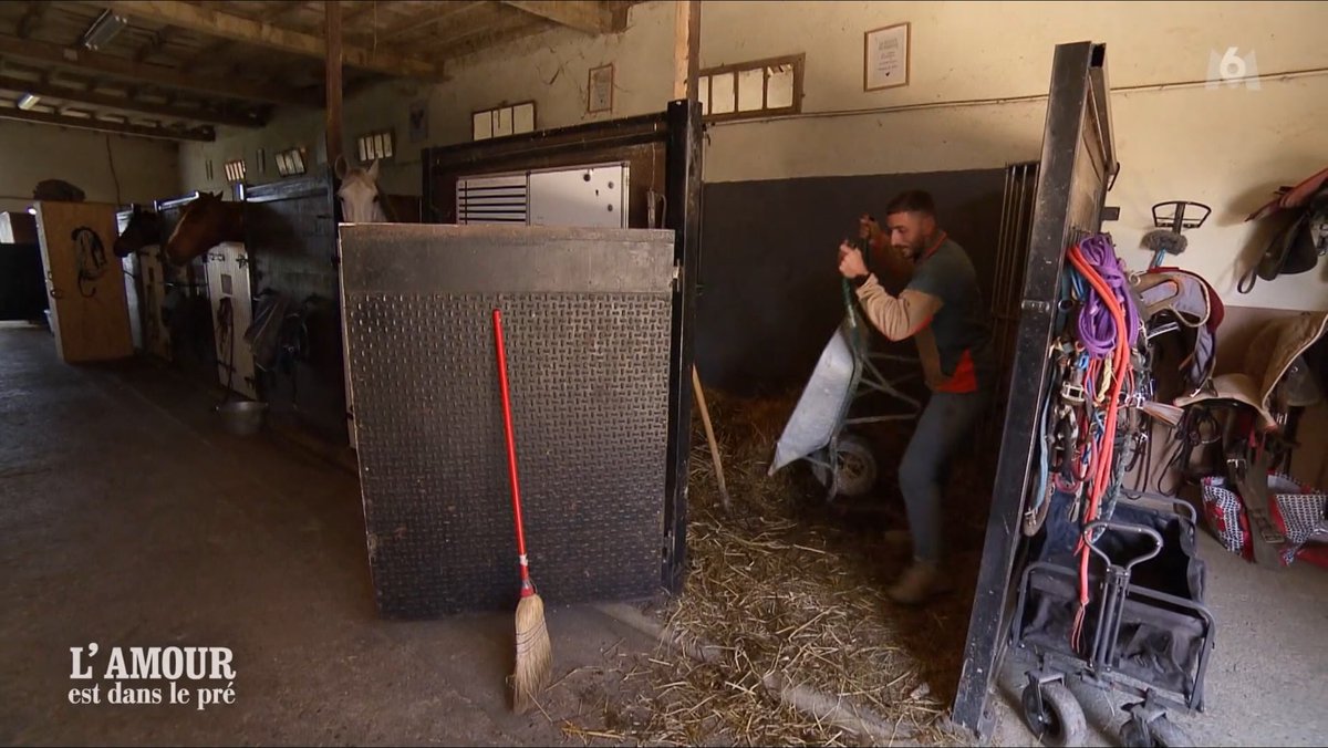 ZeBasQ's tweet photo. On tient le champion des enculés là 😂
#ADP #ADP26 #ADP2026 https://t.co/PuwQkG4C71