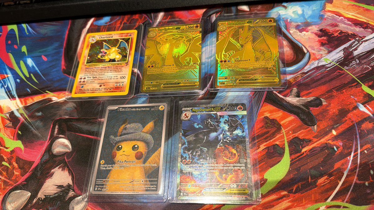 NovoxGamer's tweet photo. Cartitas que conseguí ayer en el cardshow https://t.co/fworblYYNa