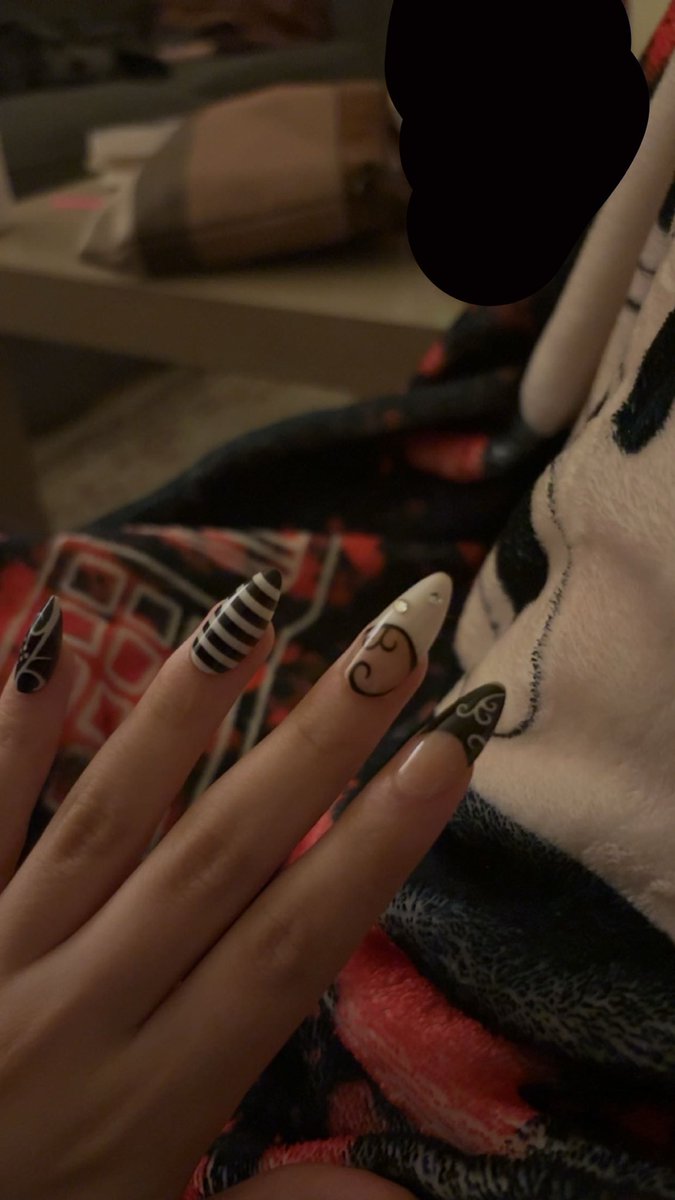 eileneo11's tweet photo. Im sooooo happy now 💅 https://t.co/pzkHFaGrqI