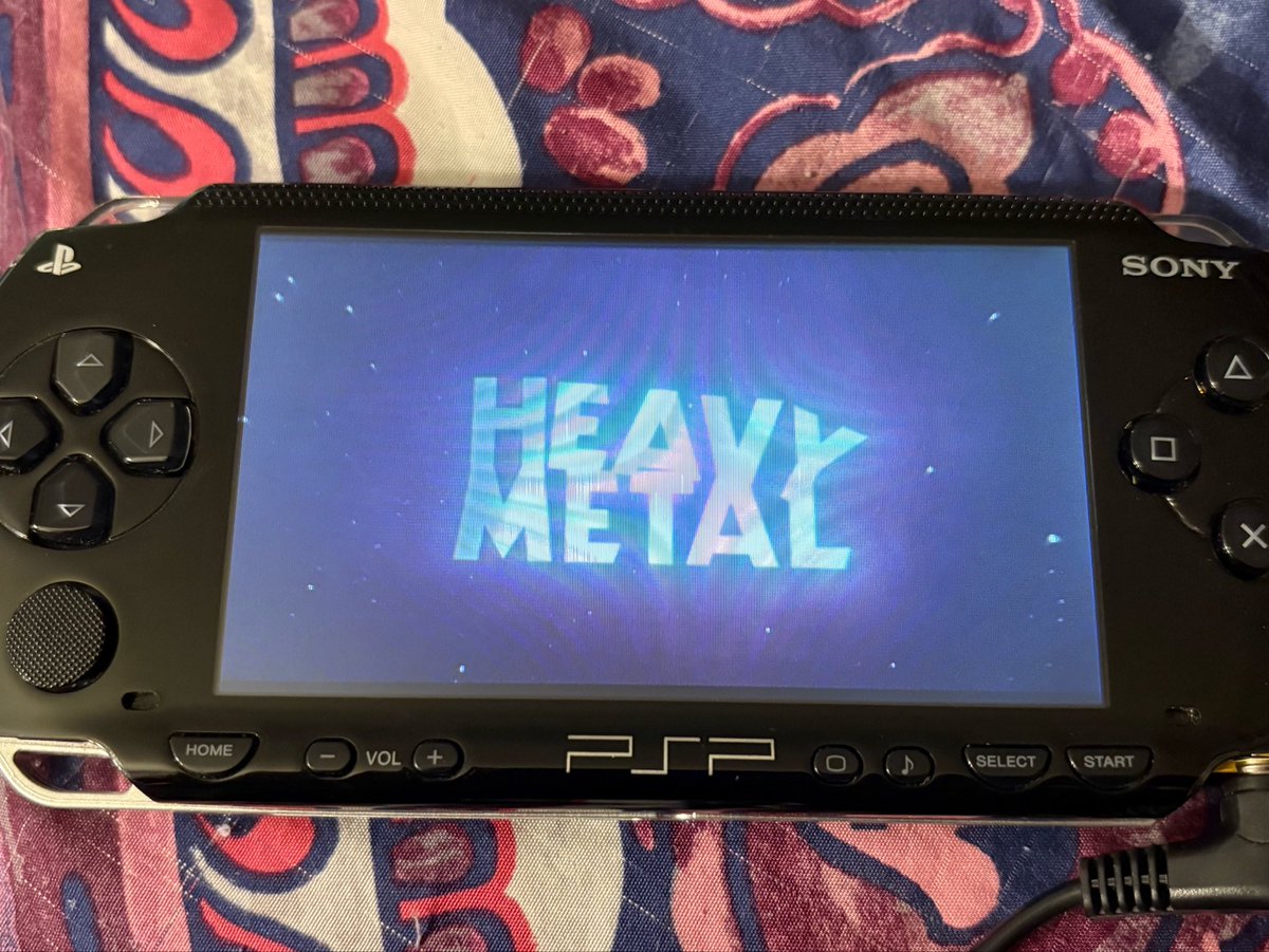 UltraNeeks's tweet photo. And now I have a third way of watching Heavy Metal. https://t.co/ack32oACmV