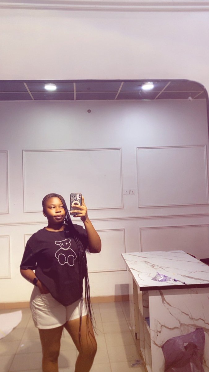 Enkay_Williams's tweet photo. I’m pretty sure this mirror hates to see me coming 😂 https://t.co/UIZYwfTiLc