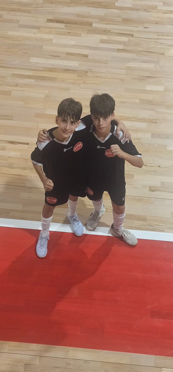 1mostolesfs's tweet photo. 💙Cantera💙
Nuestros chicos han estado con sus respectivas selecciones @RFFM_FutbolSala dándolo todo y dejando el pabellón bien alto.
Grandes💪🏻
#canteraazul💙 https://t.co/ps4ddzJShp