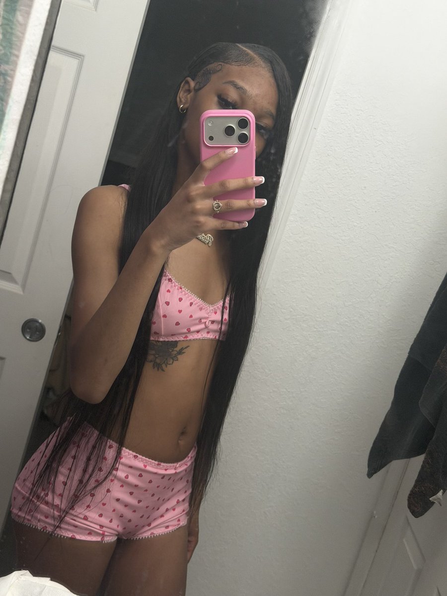 prettyxp3's tweet photo. i always serve a skinny set! https://t.co/W140GVmPCG