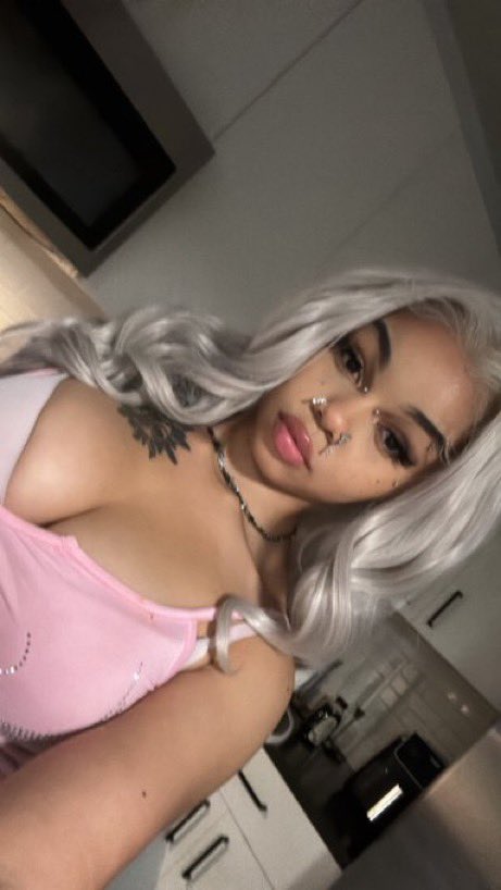 princesssypv's tweet photo. I know you can’t take your eyes off me 😛🍒 https://t.co/CVWQvDVHG1