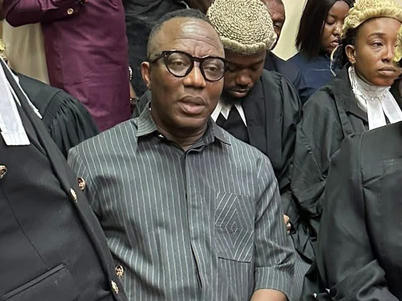 OsosaChris's tweet photo. Omoyele Sowore, you called a sitting President criminal. You are defending your recklessnes in court as right of freedom of speech. A lawyer called you a TOUT and you pulled a public charge of violence. What happens to the lawyer's 'right of freedom of speech?' It's funny people that throw muds can't stand a tenth of mudsling. What is a TOUT compared to the CRIMINAL you called the sitting President of Nigeria?