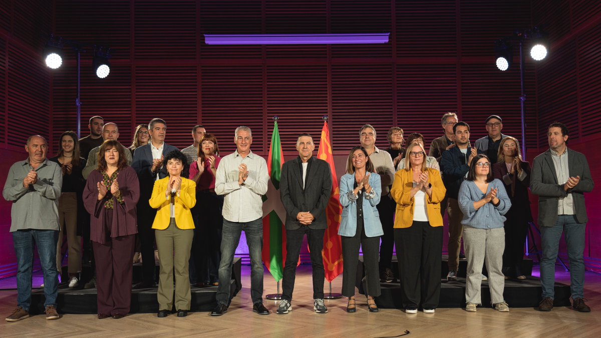 OskarMatute's tweet photo. No nos cansaremos de decirlo: es posible ganarle la partida a la ultraderecha. Y desde Euskal Herria vamos a poner todo de nuestra parte para conseguirlo. Pero hay que dar la batalla.

Nada está ganado, pero tenemos todo por ganar. Aurrera! ✊ https://t.co/jsQWkw4dZh