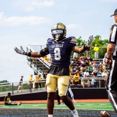PRZVicCastillo's tweet photo. 🚨RECRUITING PHILADELPHIA 2027s?🚨

La Salle College HS (3-5) have two senior backs worth taking a look at. 

2027 RB @XAhzir leads the team in rushing and holds Os from #Maine &amp; #MorganSt

2027 RB @Joshua1Simmons has contributed each week as well. https://t.co/gbraUSh7Pz