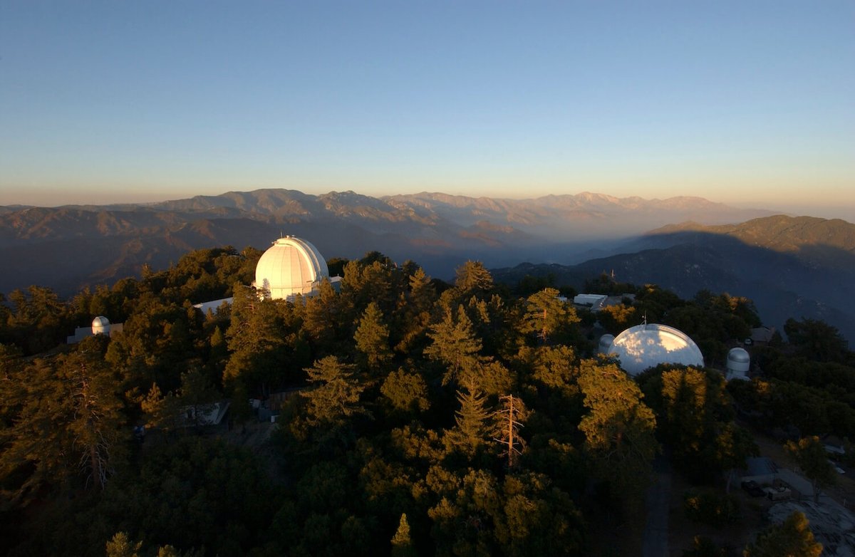 GeorgiaStateU's tweet photo. Read about new observations from Georgia State's CHARA Array showing stellar models underestimate brightness changes from center to edge.
https://t.co/EuqZfmZrBS https://t.co/57SYDrdldj