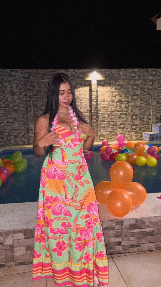 Tamarsmith05's tweet photo. Partyyy🍾🍸🎉 https://t.co/H2aIHfEB1R