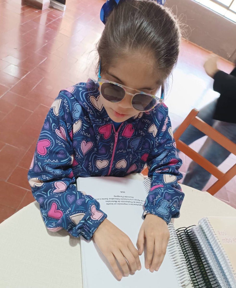 MECpy's tweet photo. 👏 Reconocemos y valoramos el enorme compromiso de quienes, día a día, trabajan para derribar barreras y garantizar que todos los estudiantes aprendan en igualdad de condiciones.

¡Construimos inclusión a través de la accesibilidad! 

#GobiernoDelParaguay https://t.co/P8v4lbQwuU