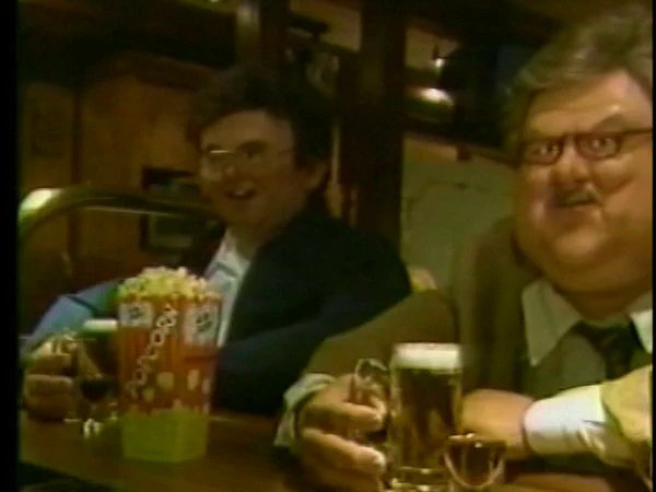 ANC_Historian's tweet photo. From 1992-2004, the Anchorage International Airport had a bar with animatronic, talking, and rather cursed-looking customers who randomly told each other bad jokes. What a world we live in. Learn the history of our replica Cheers bar in my latest article: https://t.co/rCgt8ofU9y https://t.co/EDI8lFYarG