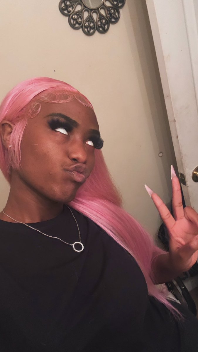 naeebeezy_'s tweet photo. Pink affect https://t.co/qVi13R0mzL
