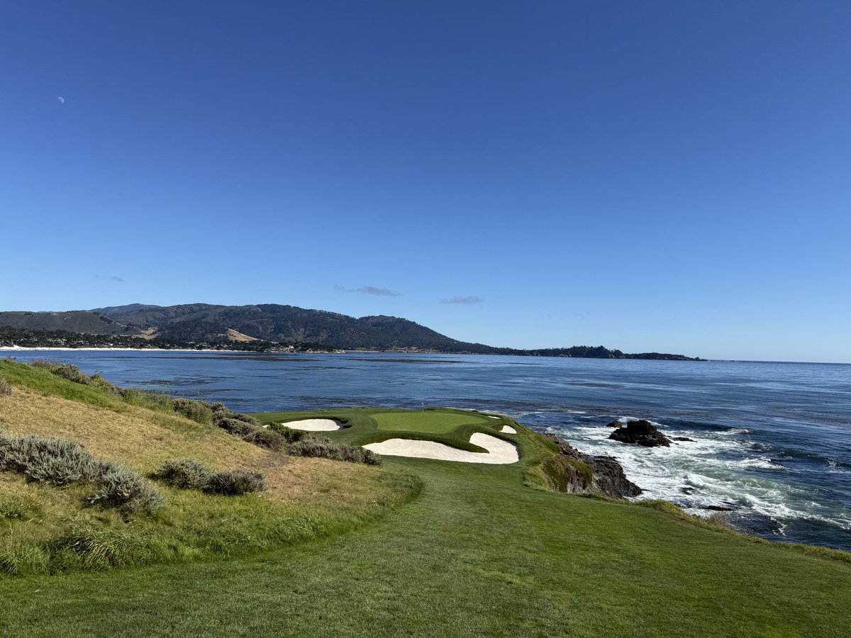 Top100Rick's tweet photo. What’s the best 36 hole day in golf?

Rule: Max 20 minute drive between courses. 

Pebble Beach and Cypress is the clear #1. (First tee time at Pebble a must.)

Other contenders: 

Royal Melbourne/Kingston Heath  
Sunningdale 36 
Old Course/Kingsbarns 

What else? https://t.co/ieipjPmLTr