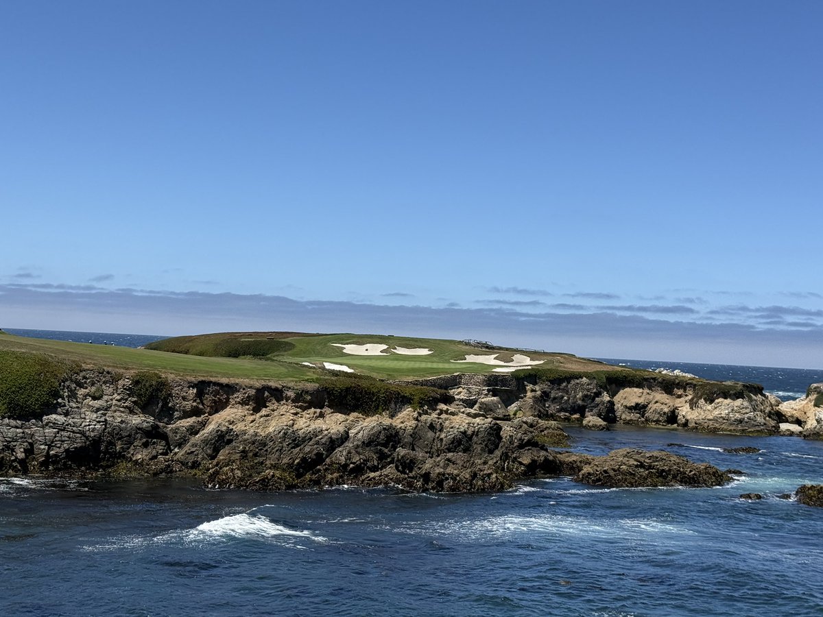 Top100Rick's tweet photo. What’s the best 36 hole day in golf?

Rule: Max 20 minute drive between courses. 

Pebble Beach and Cypress is the clear #1. (First tee time at Pebble a must.)

Other contenders: 

Royal Melbourne/Kingston Heath  
Sunningdale 36 
Old Course/Kingsbarns 

What else? https://t.co/ieipjPmLTr