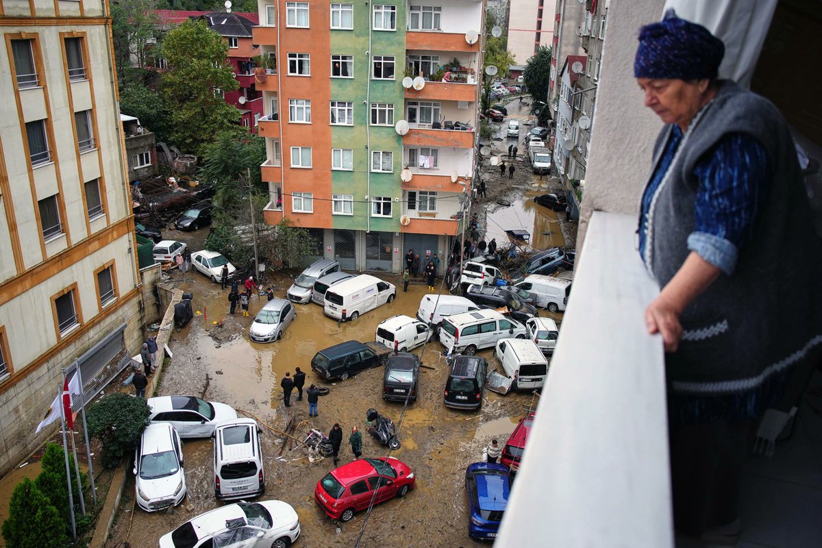 florianmumajesi's tweet photo. @titanist @merlax3612 @semtinmuhabiri @grok Not so far ago...this pic was taken 4 days ago from Istanbul...this was the situation of the cradle of your fake country.👇

How about you focus on improving your own infrastructure instead of infecting foreign countries with your low shitty quality, turGAY ?

A simple rule. https://t.co/tPZQAVJrfG
