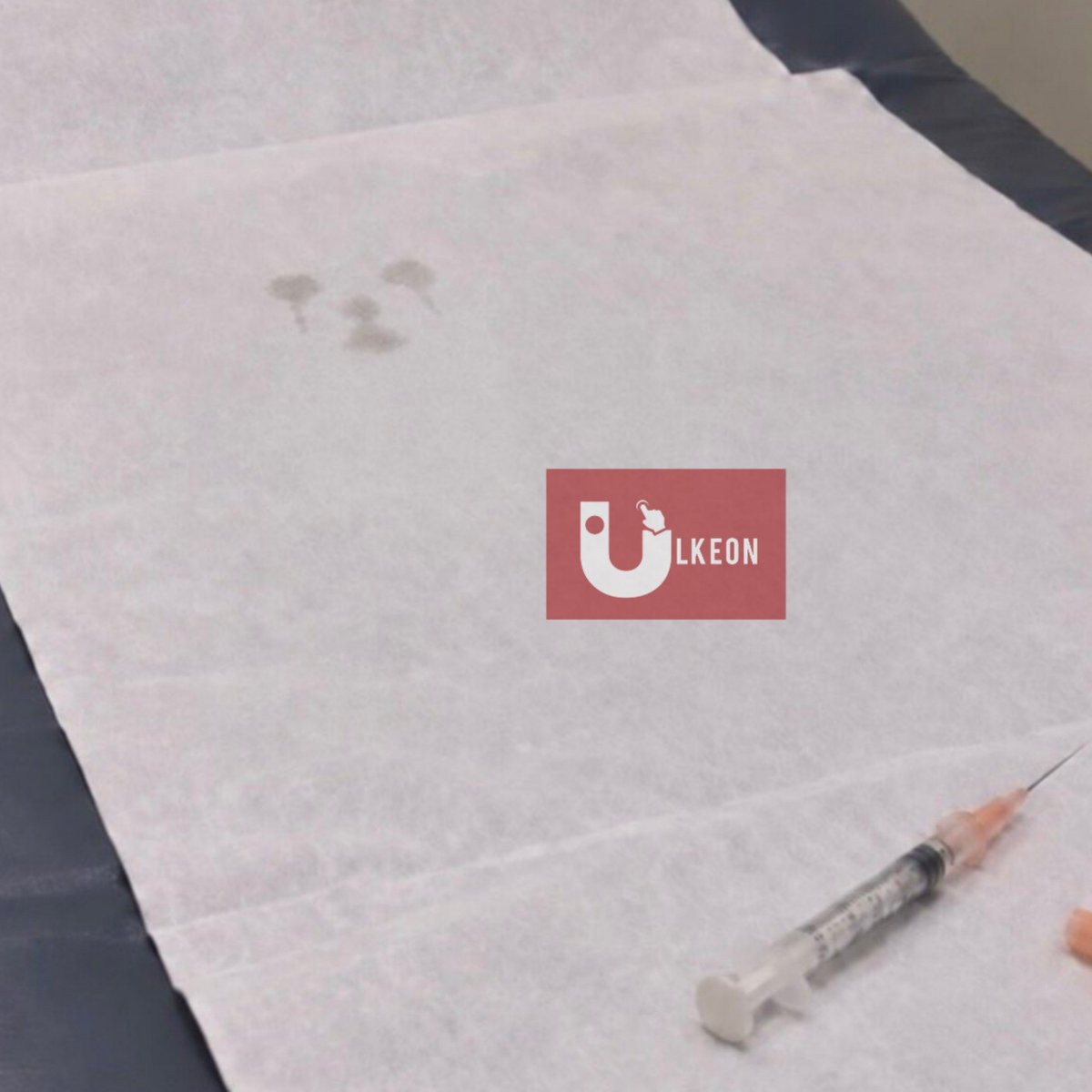 ulkeonhaber's tweet photo. Klinikte aşı olan yavru maymunun, sedyede bıraktığı gözyaşı izi sosyal medyada viral oldu. https://t.co/Kjq3GEH7qk
