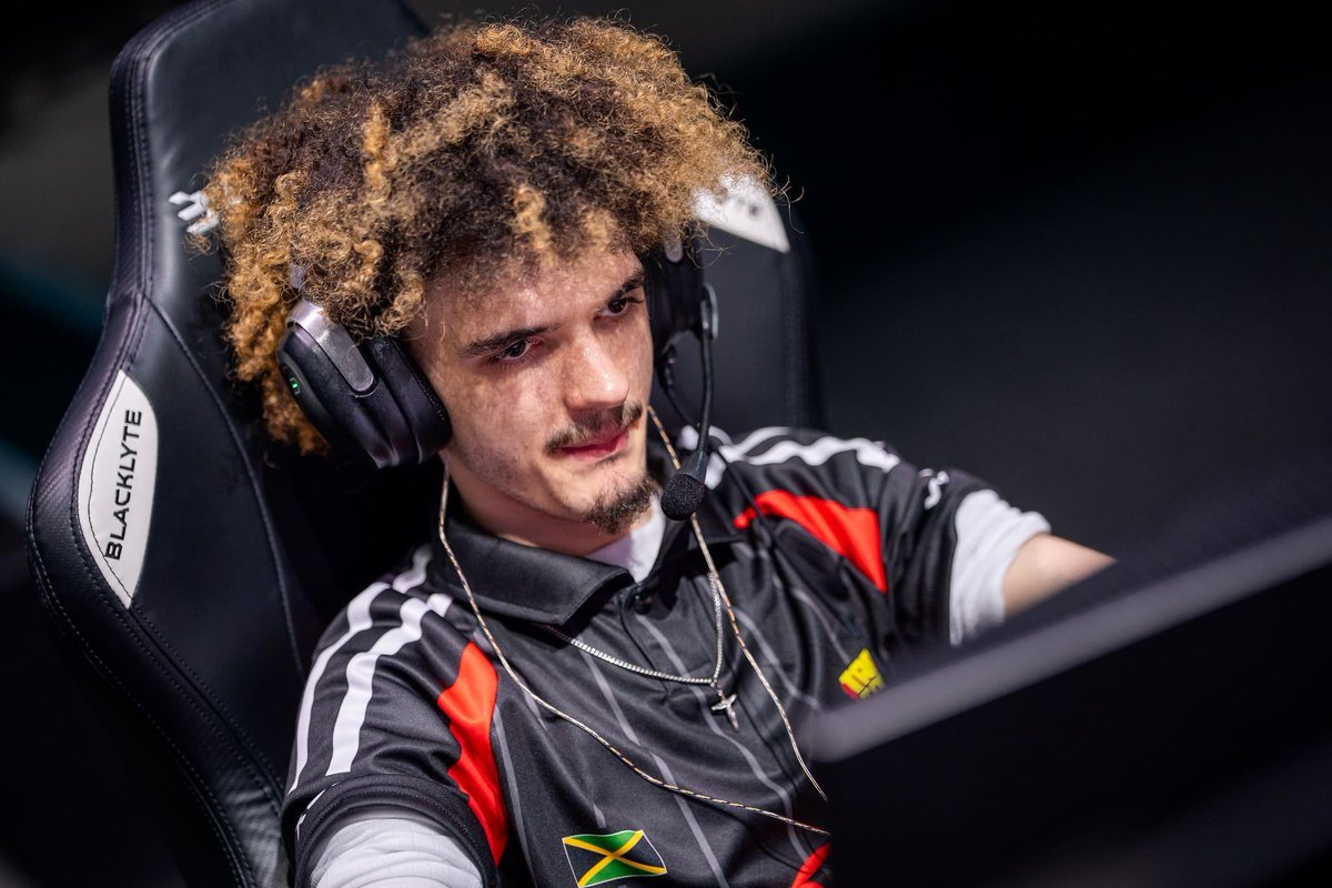 XSETStats's tweet photo. Veno has officially been eliminated from Solo FNCS... 💔

This will be the first FNCS Grand Finals that Veno has missed since CH4 S3 - 1,163 days ago 🥲 https://t.co/iRawhAExgl