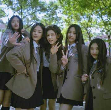 _Kpop_Stats_'s tweet photo. “Ditto” by NewJeans has now spent 1,400 consecutive days on the Daily South Korea Spotify Chart.

The song has never left the chart since its 2022 release. https://t.co/BwSjP8ysgl