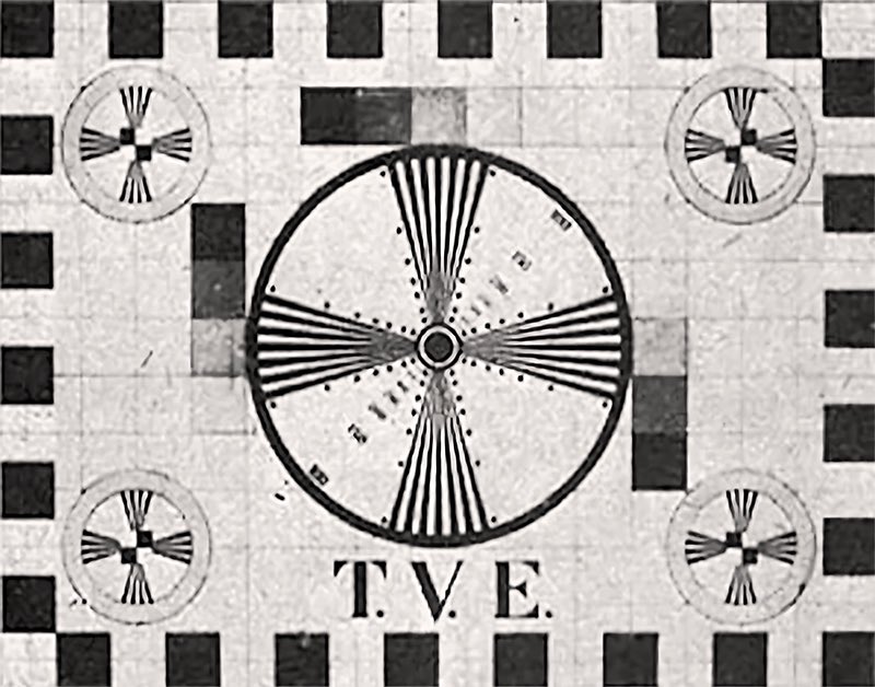 marramirez's tweet photo. #EITDdeNuestrasVidas 

Las buenas ideas que brillan en la televisión. 70 años de @rtve, el telediario de nuestras vidas. https://t.co/u0JUeEbxfb