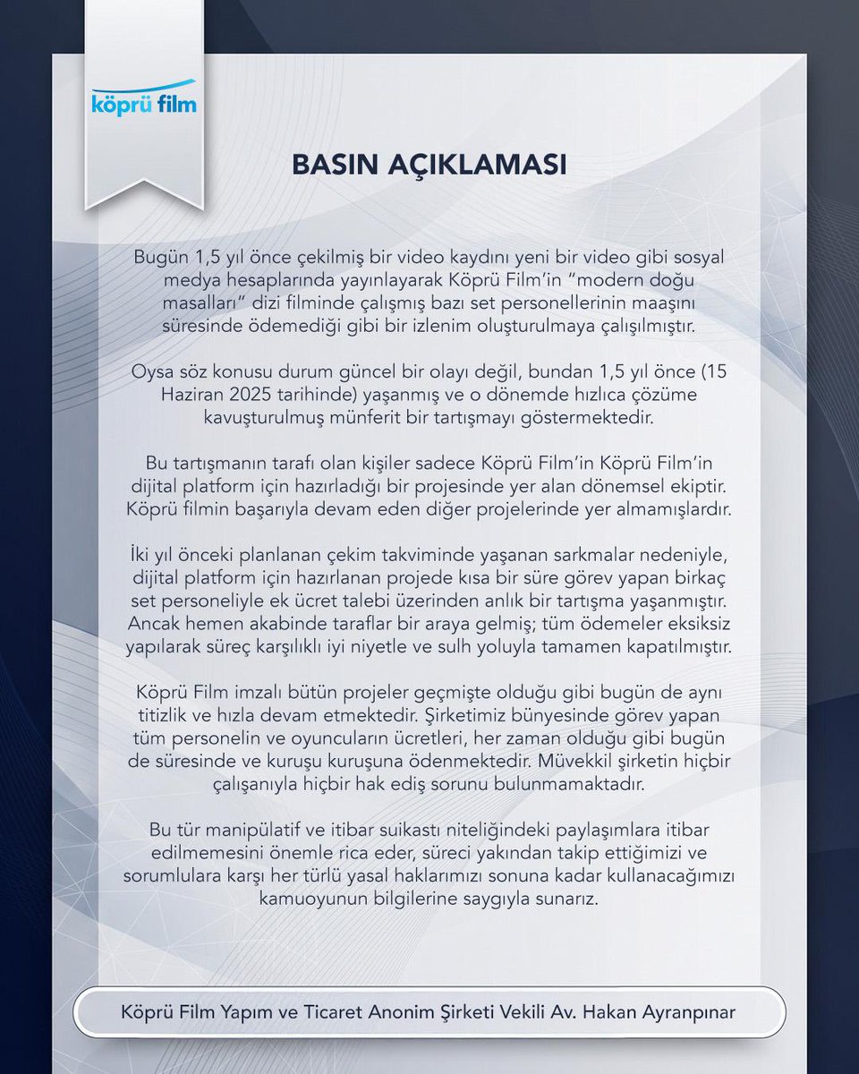 saidercan's tweet photo. Köprü Film ekibini iyi tanıyorum, hepsi çok değerli insanlar yapımcı Ferhat Eşsiz ney üfleyen sanatçı ruhlu naif bir insan, tanısanız insan kırmayacağını zaten anlarsınız, ayrıca projelerinde staj için gençlere fırsatlar veriyor, 7 sezondur çalıştığı oyuncular var. Kimseden en ufak eleştiri duymadık, bir set çalışanı ile tartışma videosu servis edilmiş, bunlar meslek hayatında normal şeyler olabilir, stres zamanı hepimizin neler yaşıyoruz. Açıklamayı okudum gayet güzel bir açıklama yapılmış, detaylar verilmiş, Modern Doğu Masalları dizinde set işçileri ile anlaşmazlık olmuş, sonra çözülmüş karşılıklı anlaşılmış, emekçiler mutlu, yapımcı mutlu, birileri neden 1 buçuk yıl sonra video servis ediyor? Bu itibar suiskasti arkasında kim var? 

Meyve veren ağaç taşlanır, ben Köprü filmin işlerini severek izliyorum aile on yılında böyle dizilere gözümüz gibi bakmalıyız.